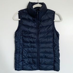 Uniqlo ultra light down vest